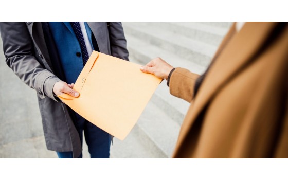 Як відправити документи з України за кордон у 2026 році: повний гід з логістики, правил та цін