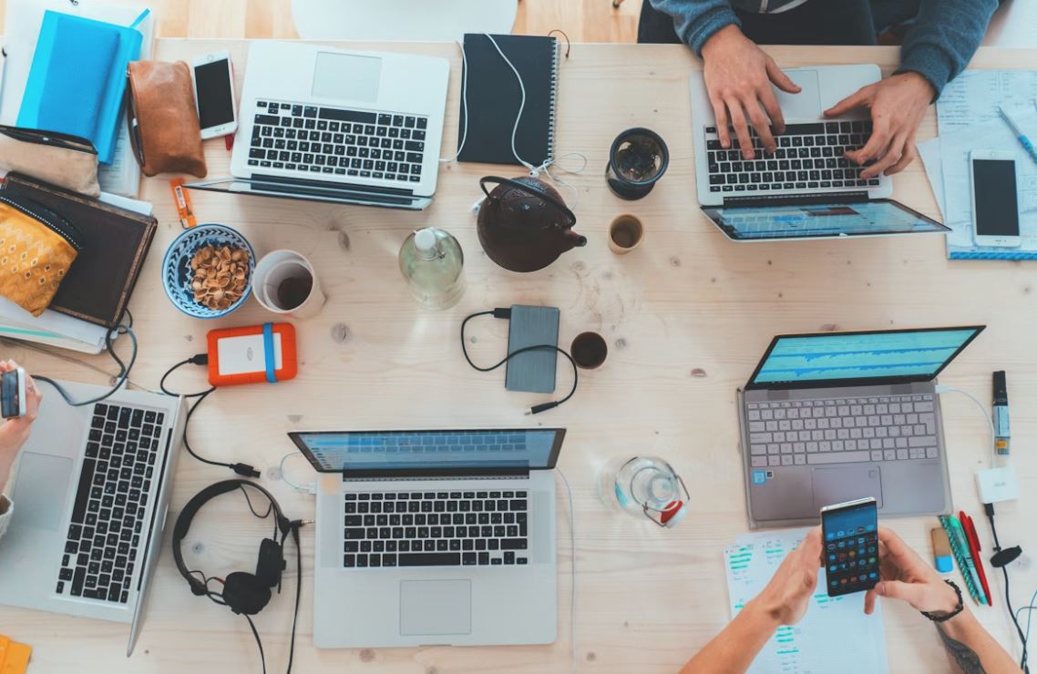 Цифровізація ФОП: як підприємцю спростити бізнес і зекономити час Цифровізація ФОП: як підприємцю спростити бізнес і зекономити час