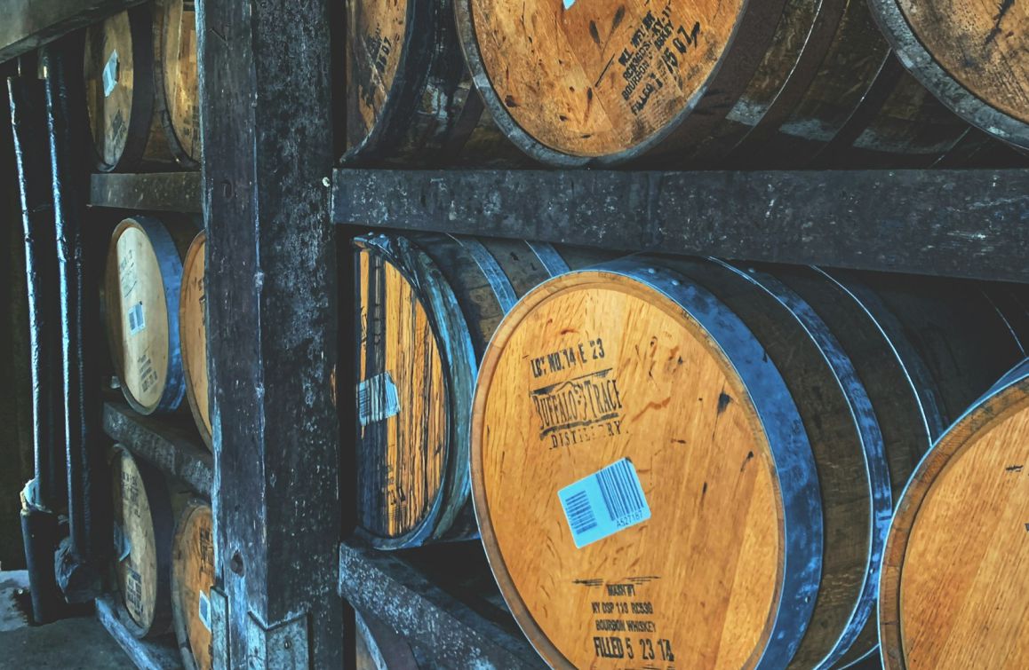 Смак моменту: як чоловіча дружба тримається на чесності, повазі й кількох ковтках справжності